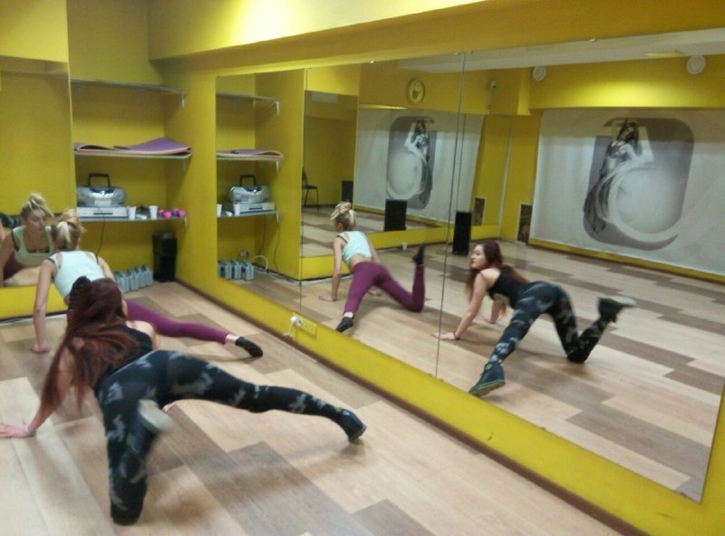 Стрип танец в школе 5Life